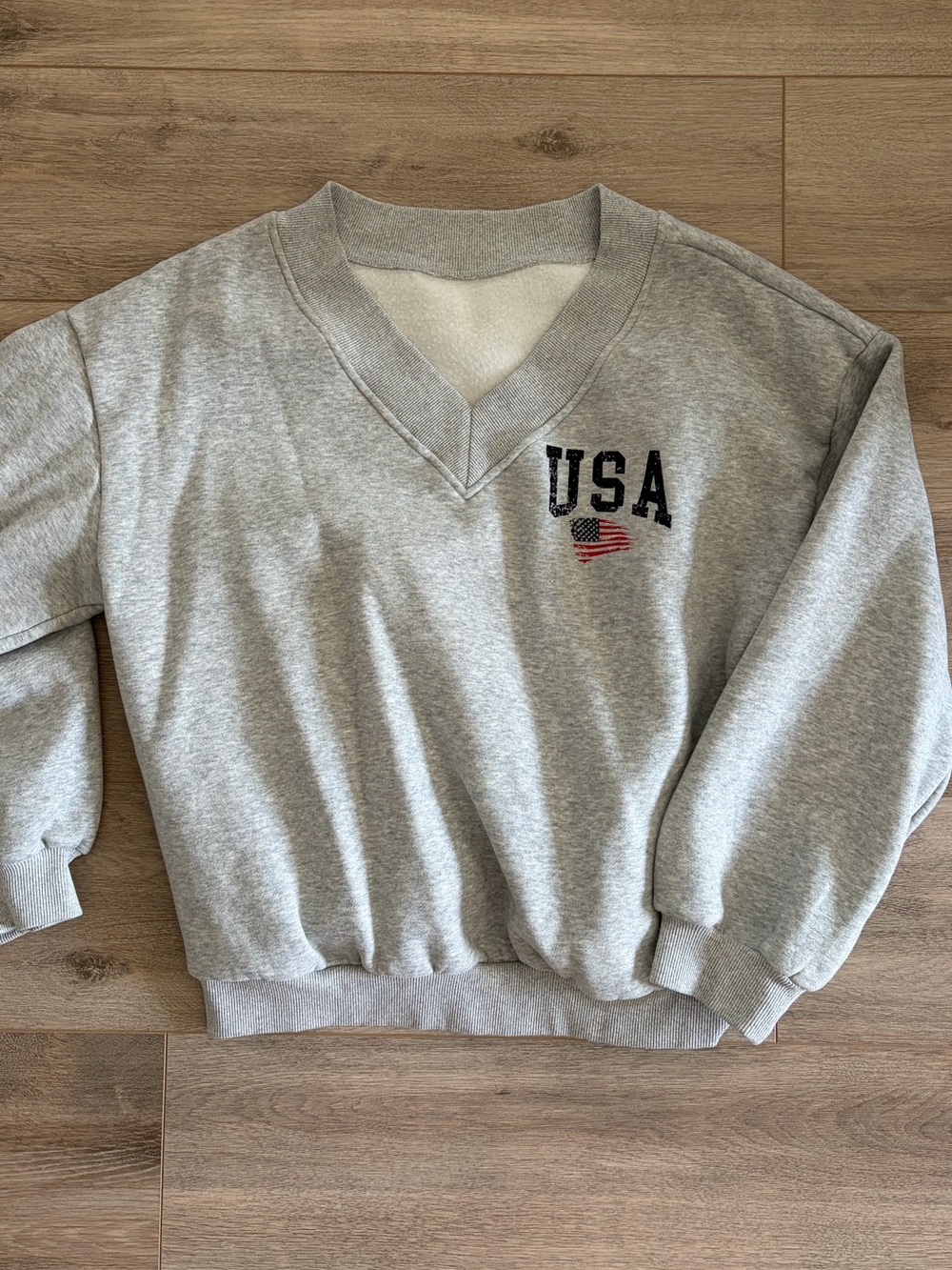 USA V‑Neck Sweatshirt